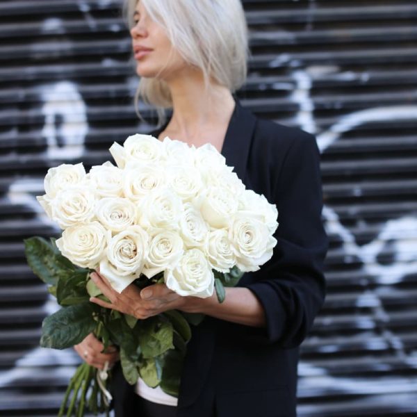 White Roses Fashion