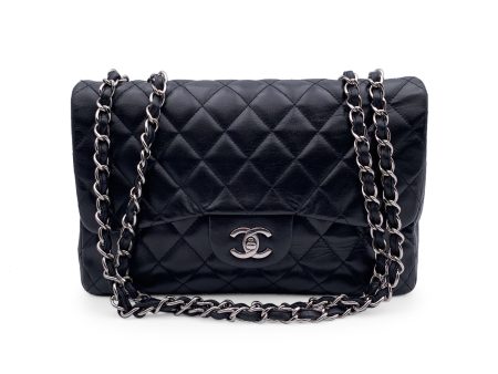 Chanel Black Quilted Jumbo Timeless Classic Shoulder Bag 30 cm Fashion