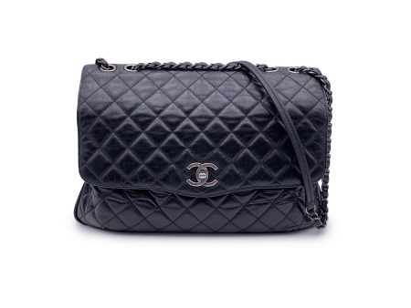 Chanel 2010s Black Quilted Leather CC Turn Lock Closure Shoulder Bag For Cheap